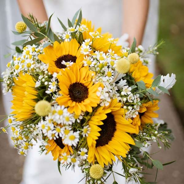 10 mẫu hoa cưới hướng dương cầm tay cô dâu đẹp, sang trọng