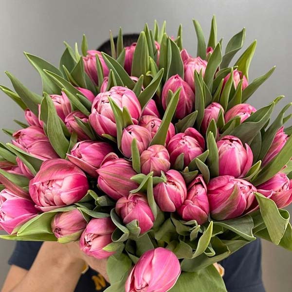 hoa cưới cầm tay tulip