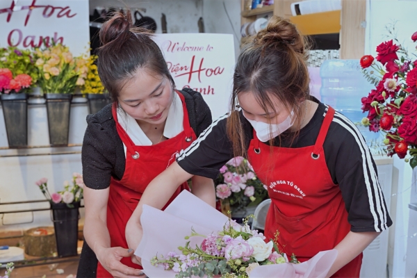 Dạy Cắm Hoa Cổng Cưới Chuyên Nghiệp: Bí Quyết Thành Công Từ A-Z