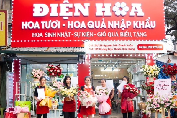 Dạy Cắm Hoa Lụa: Bí Quyết Tạo Nên Tuyệt Tác Bền Đẹp Từ A-Z