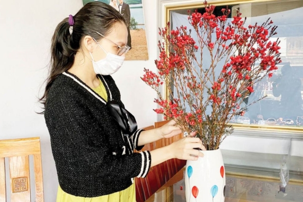 Dạy Cắm Hoa Thanh Liễu: Bí Quyết Chuyên Sâu Từ Điện Hoa Tú Oanh