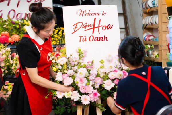 Dạy Cắm Hoa Tiền: Từ A-Z Bí Quyết Tạo Nên Bó Hoa Độc Đáo & Giá Trị
