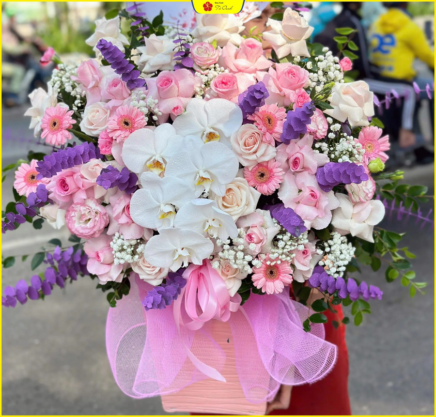 Dịch vụ điện hoa tại Hà Nội trở nên phổ biến nhờ sự tiện lợi và nhanh chóng.