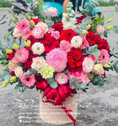 Dịch Vụ Tặng Hoa Giáng Sinh Tận Nơi Tại Hà Nội – Sang Trọng, Nhanh Chóng