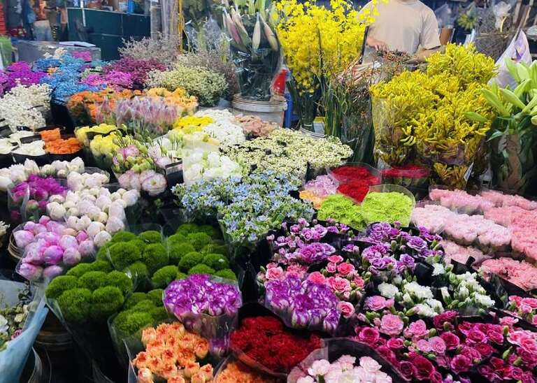 Mua hoa ở đâu tại Hà Nội? 14 chợ hoa nổi tiếng nhất Thủ đô bạn nên ghé